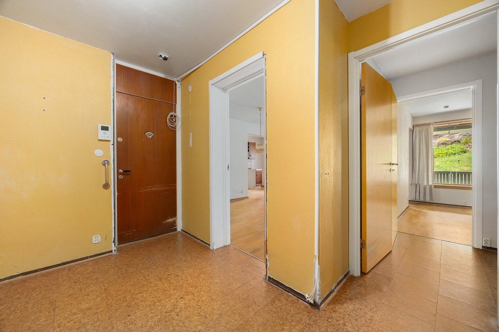 Romslig entre Galleribilde