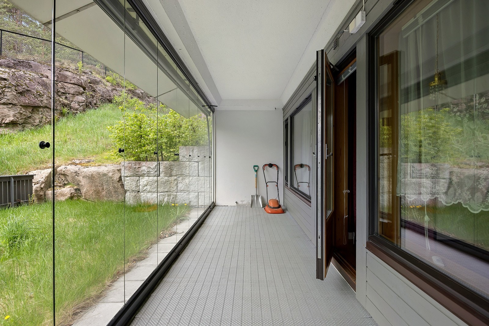 Fin uteplass Galleribilde