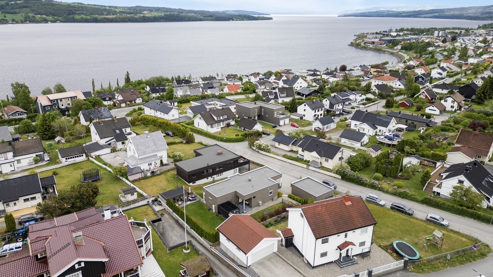 Kort veg til sentrumsfasiliteter i Gjøvik. Galleribilde