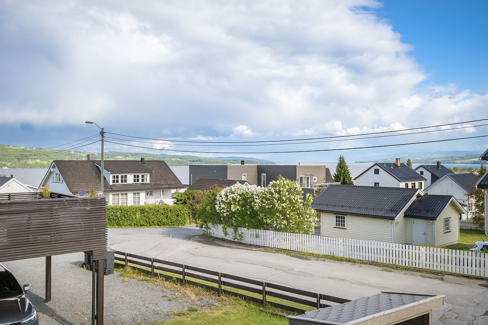 Fine utsiktsforhold mot Mjøsa. Galleribilde