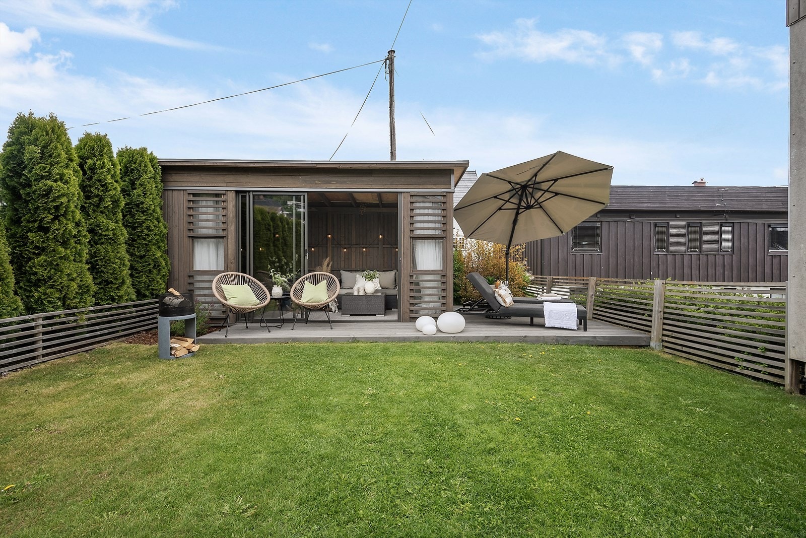 Utestue har enkel tigang til hagearealer. Galleribilde