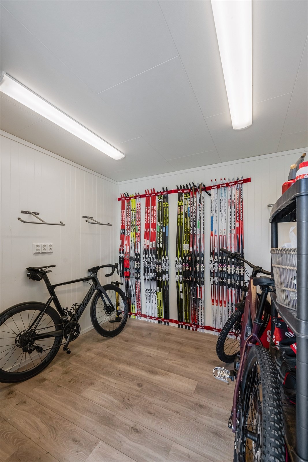 Smørebod i underetasjen. Galleribilde