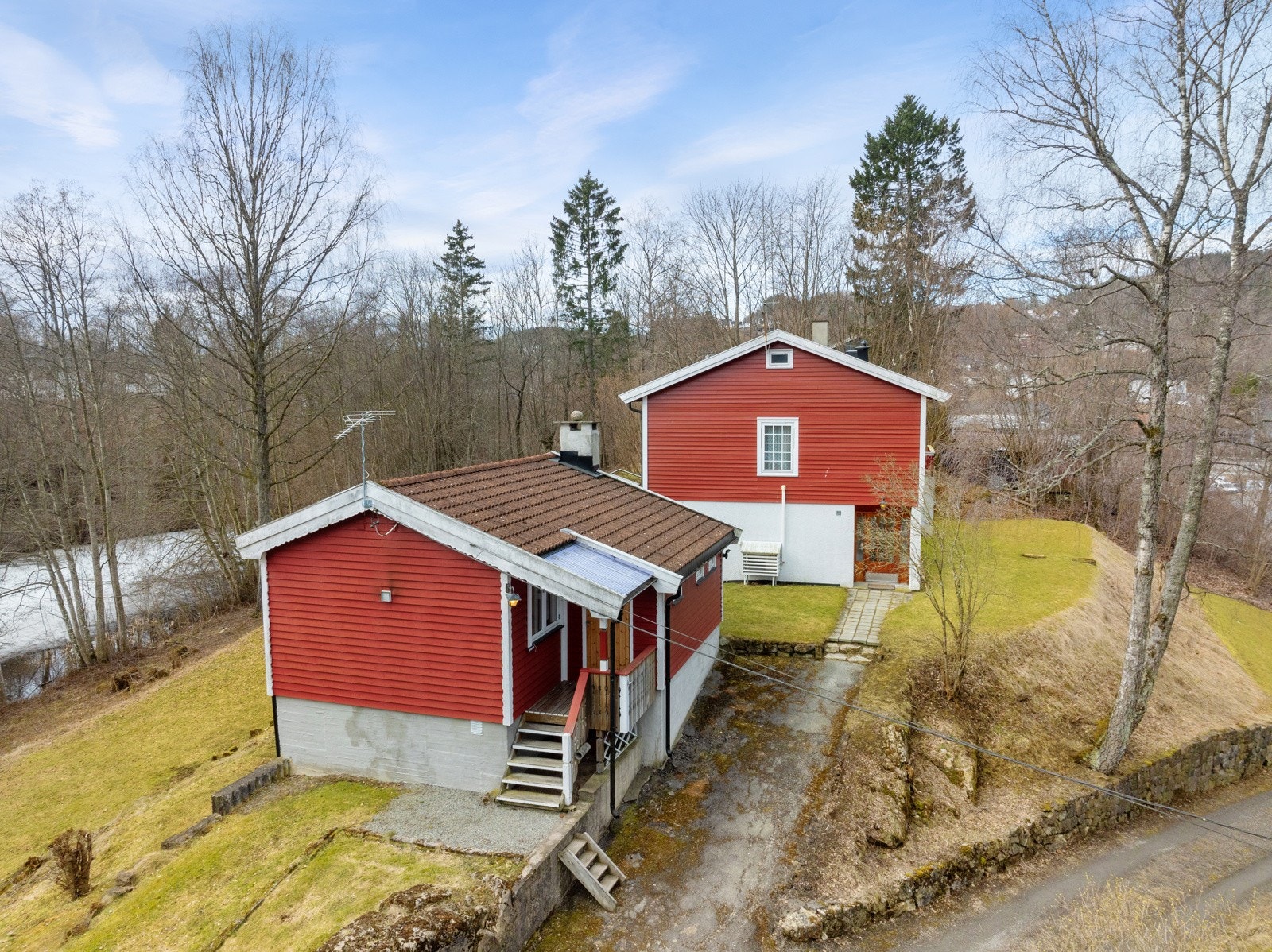 Annekset er bygget på med et bad. Det er usikkert om dette er byggemeldt. Galleribilde