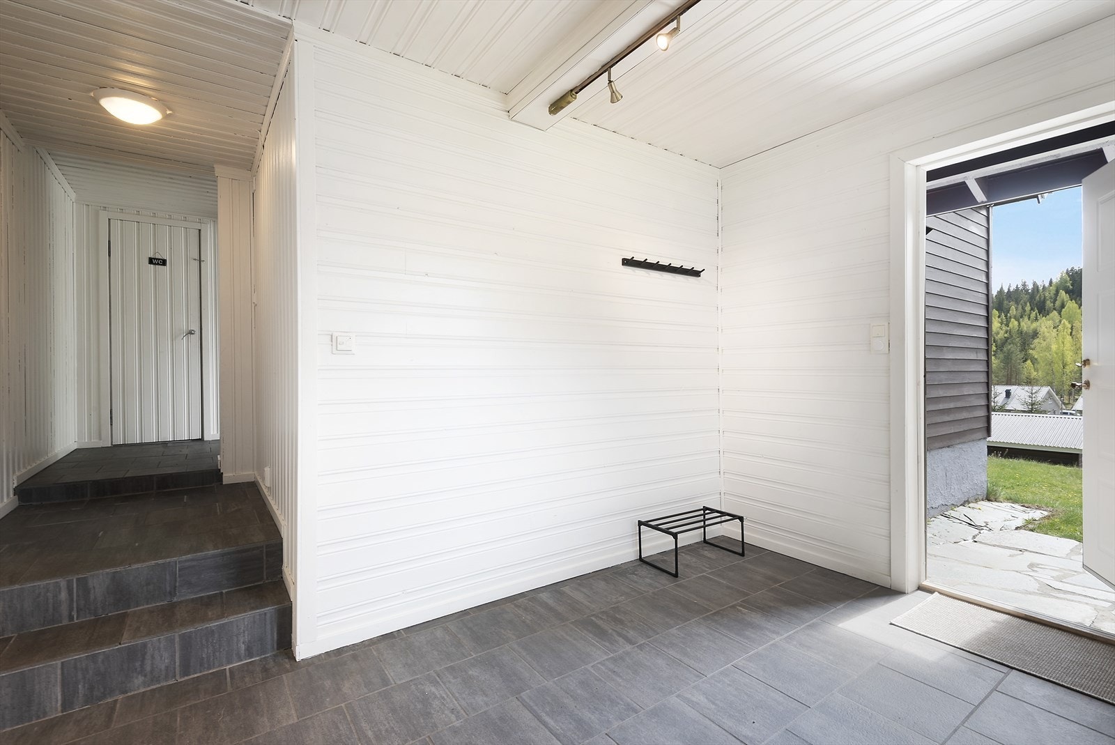 Utgang ut fra 1.etasje. Galleribilde