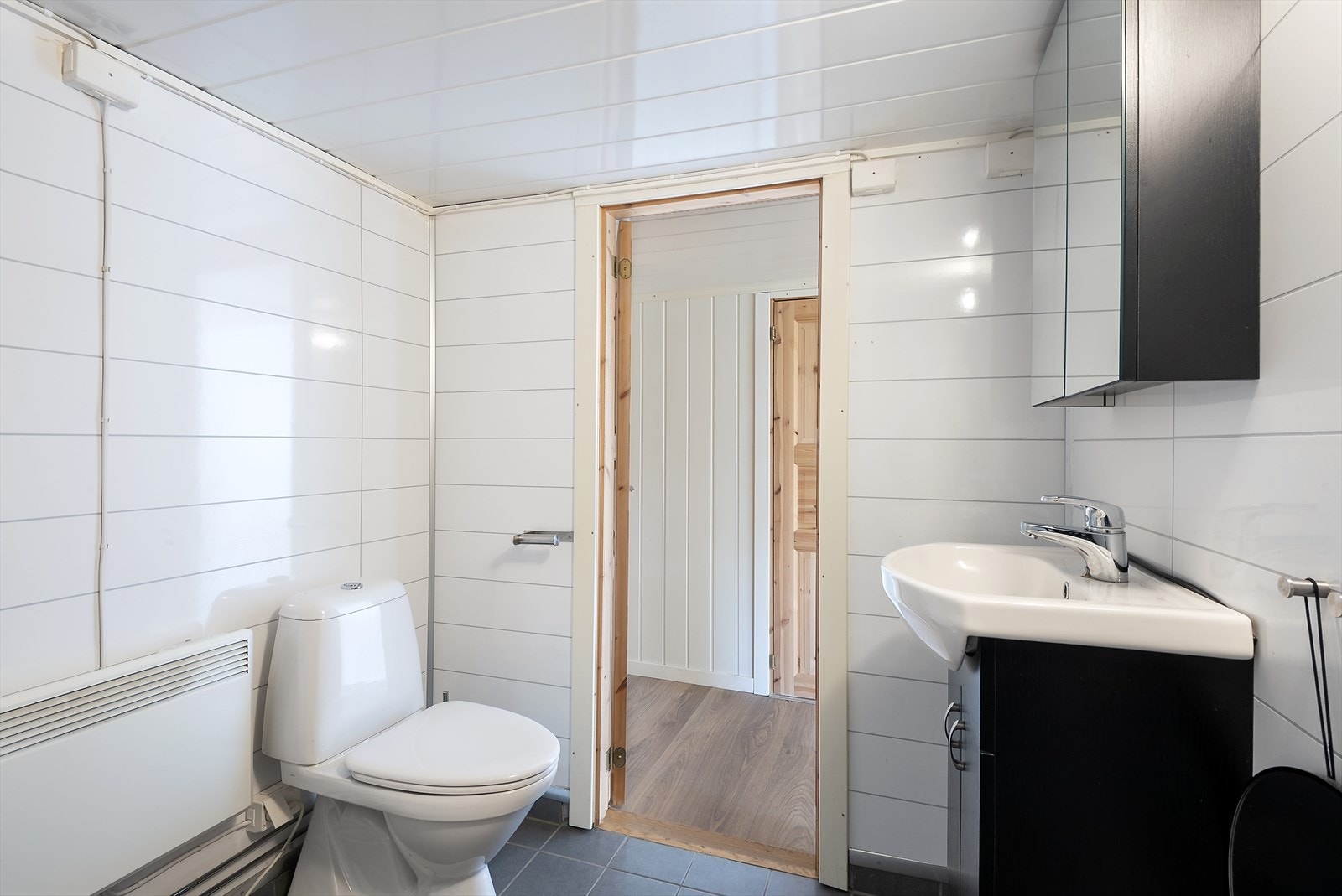 Bad i kjeller. Galleribilde