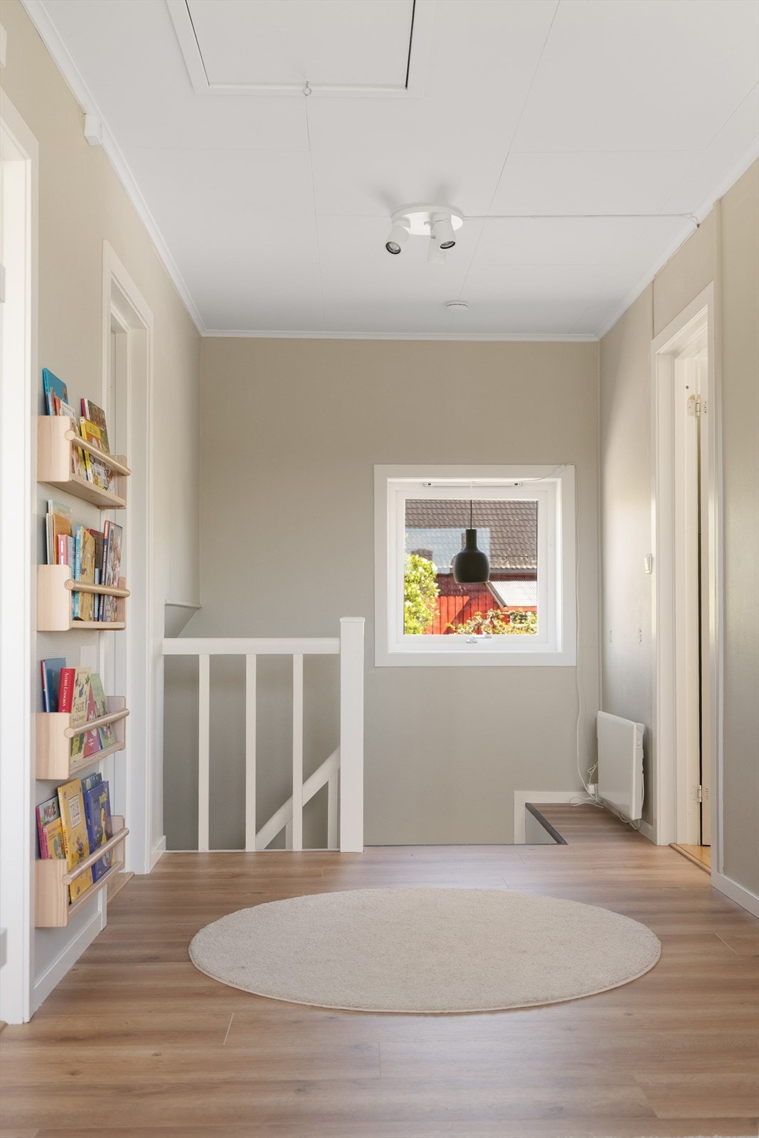 I gangen er det stigeluke til kryploft. Galleribilde