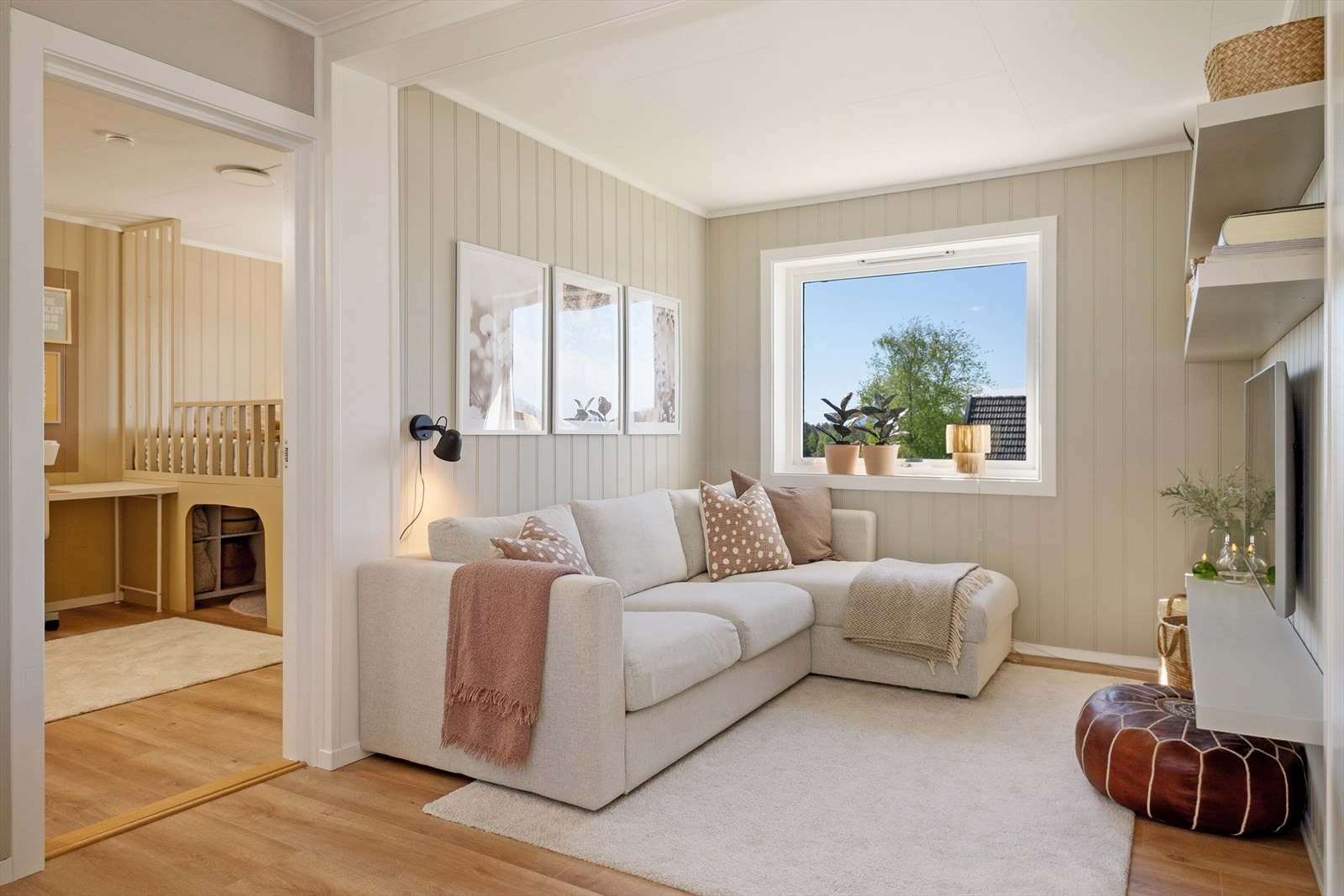 Gang/stue i andre etasje. Galleribilde