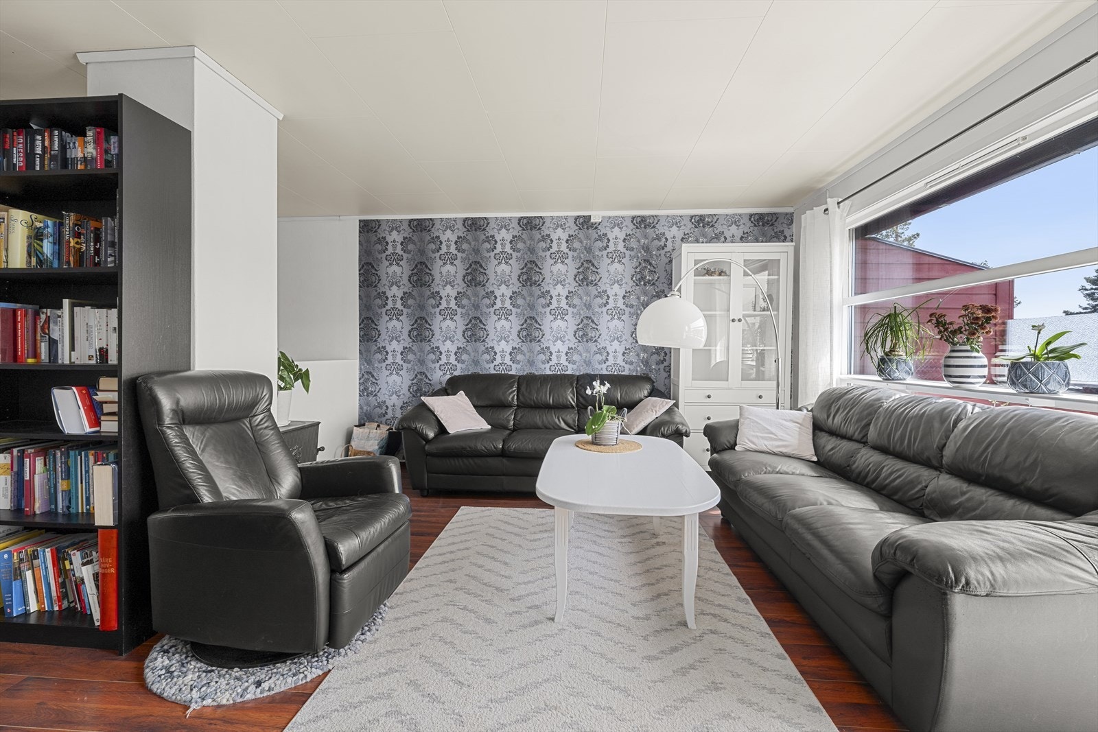 TV stue med vedovn Galleribilde