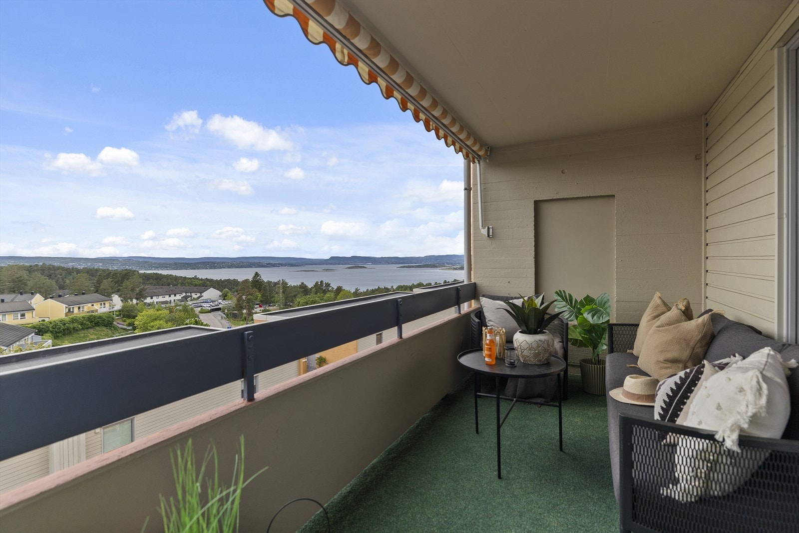 Velkommen til Ravnåsveien 81- Presentert av Blanca Gravador ved Aktiv. Galleribilde