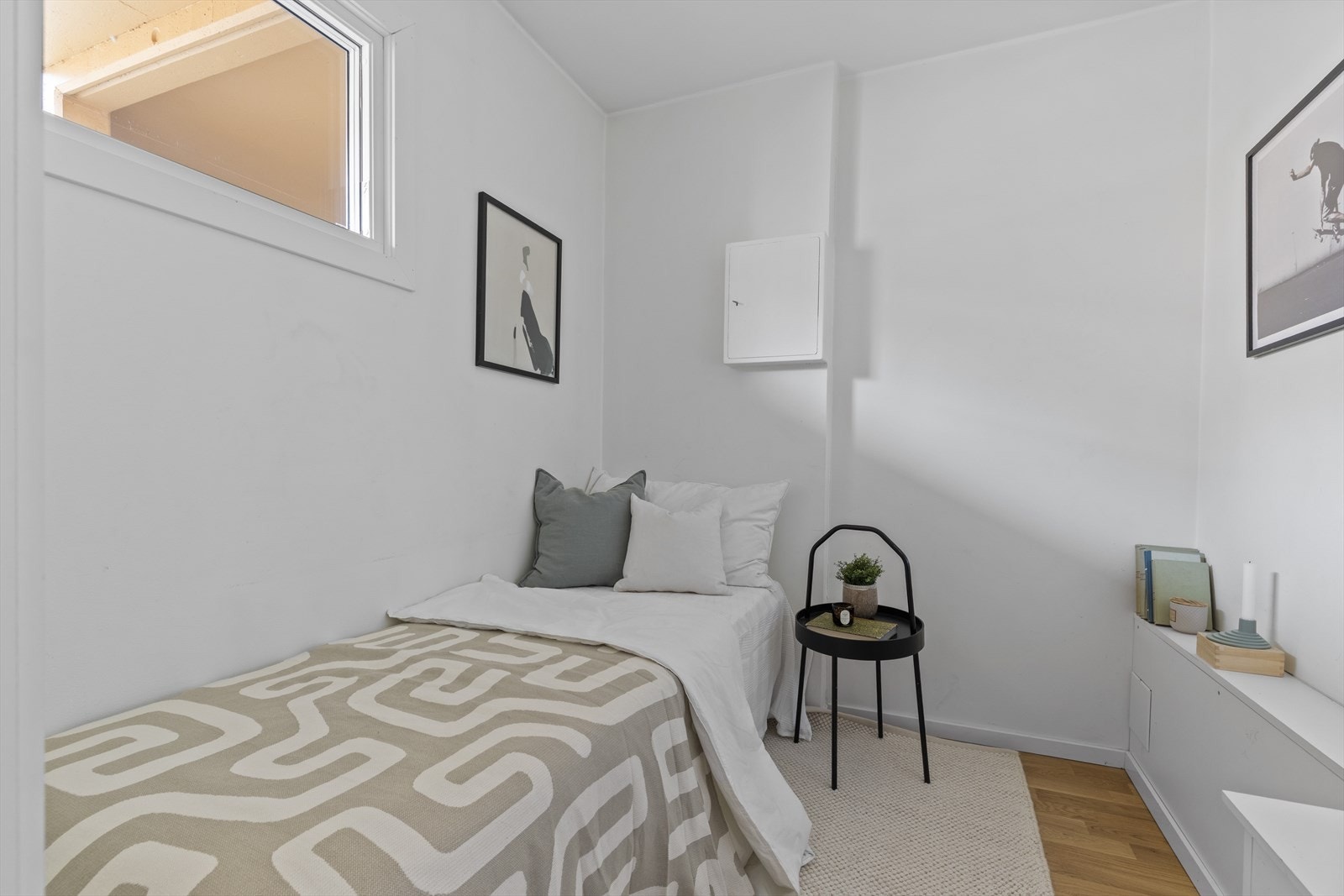 Innvendig bod med rømningsvindu. Galleribilde