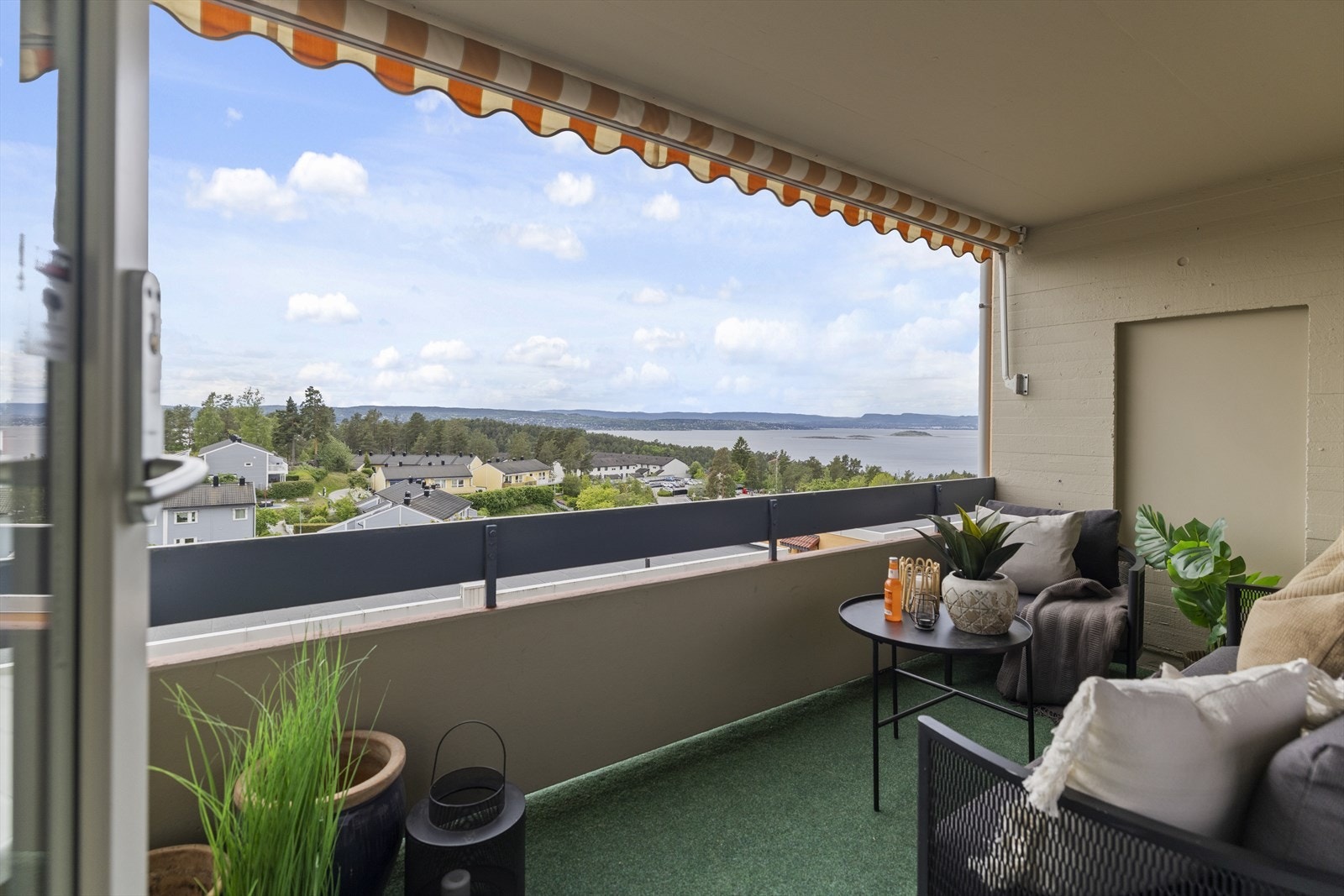 Fantastisk sydvestvendt balkong på ca. 9 kvm. Galleribilde