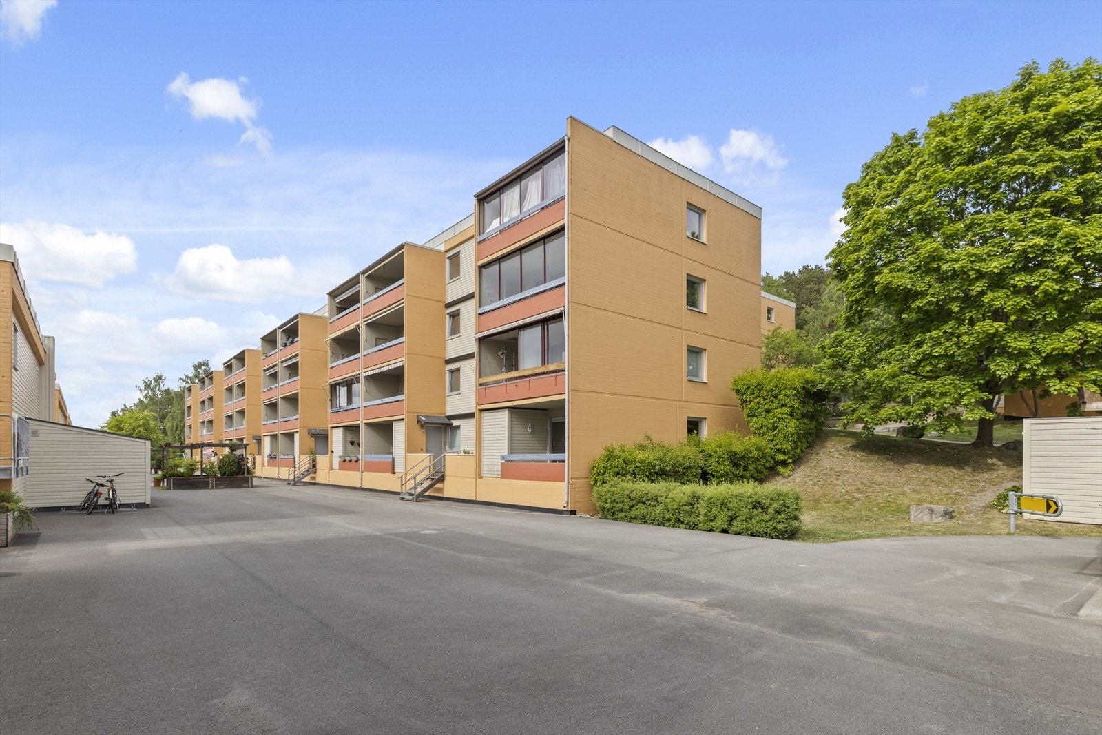 Boligblokkens fasade. Galleribilde