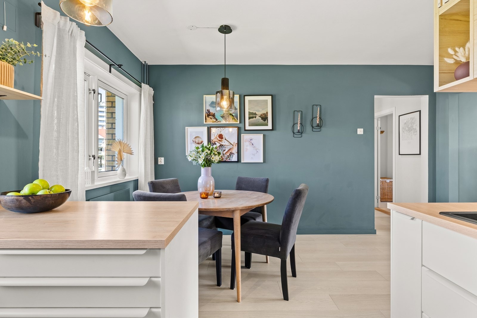 Her får du en delikat og gjennomgående oppusset leilighet Galleribilde