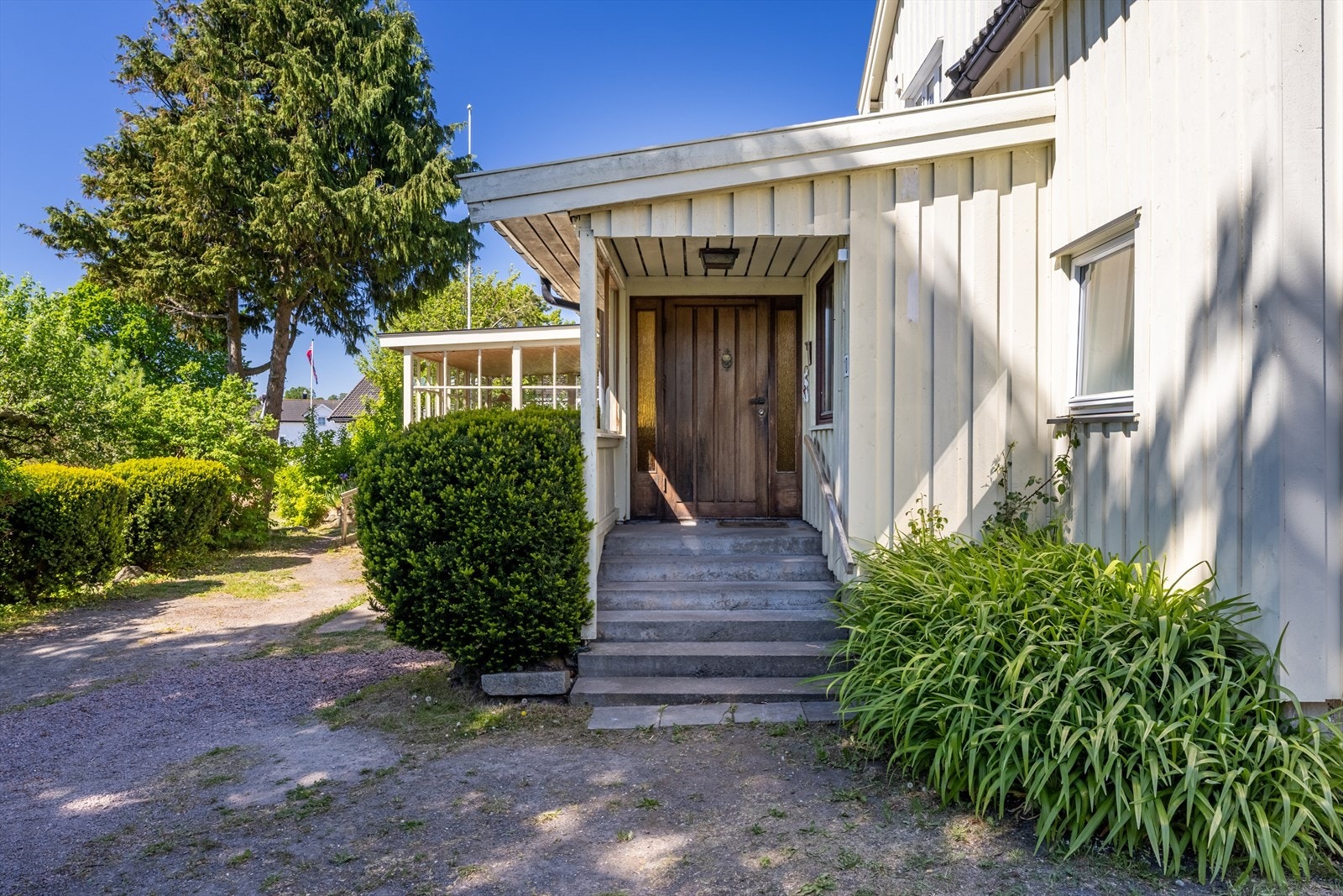 Eneboligen er å anse som en bolig med moderniseringsbehov, men med så stort potensiale! Galleribilde
