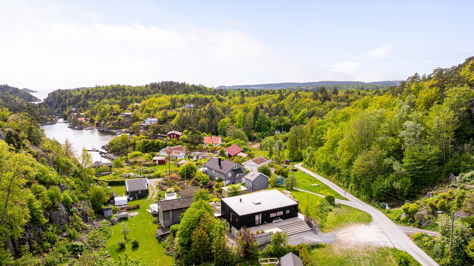 Arkitekttegnet hytte på Bjønnes Galleribilde