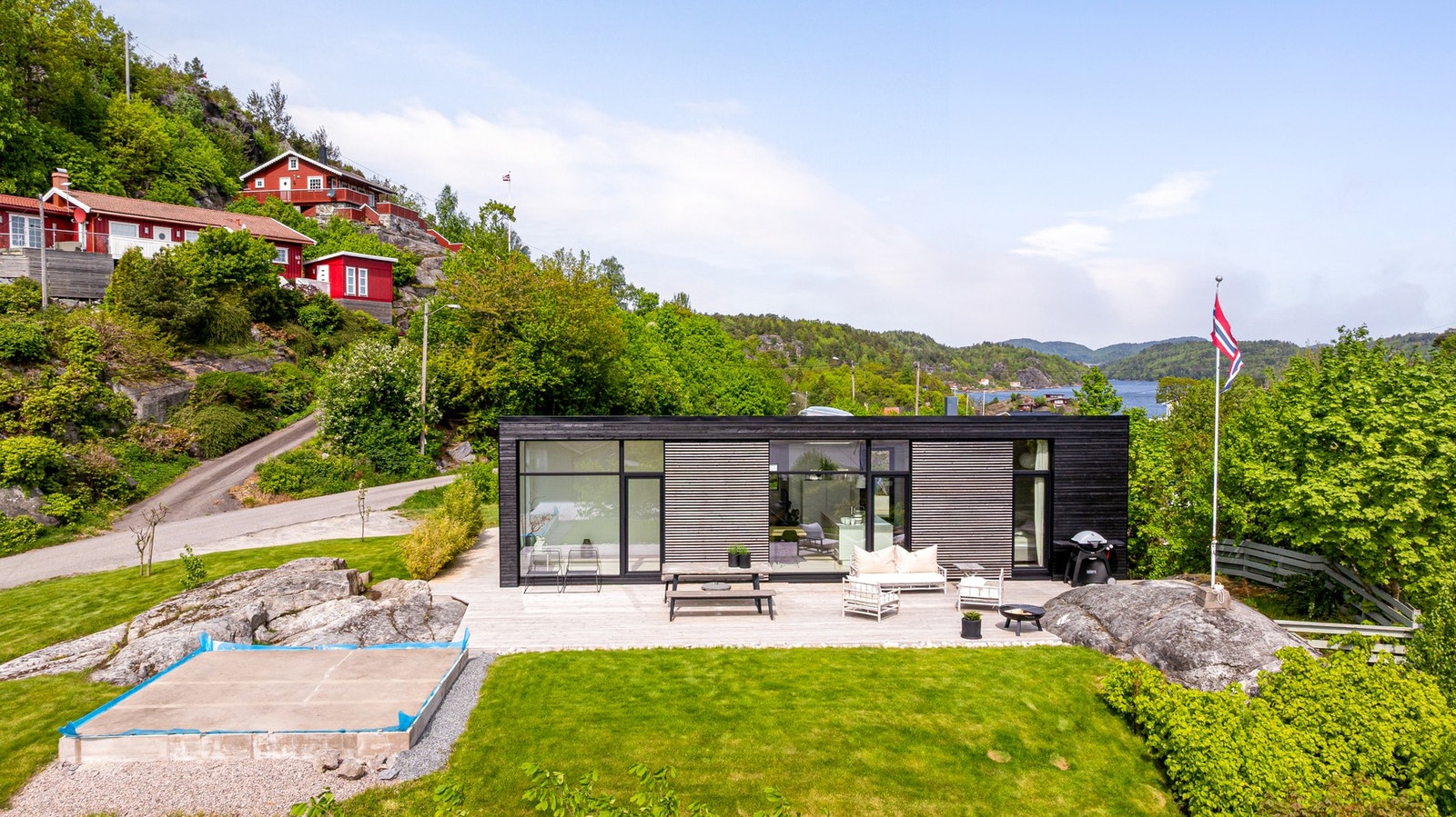 Det er støpt plate til anneks/bod Galleribilde