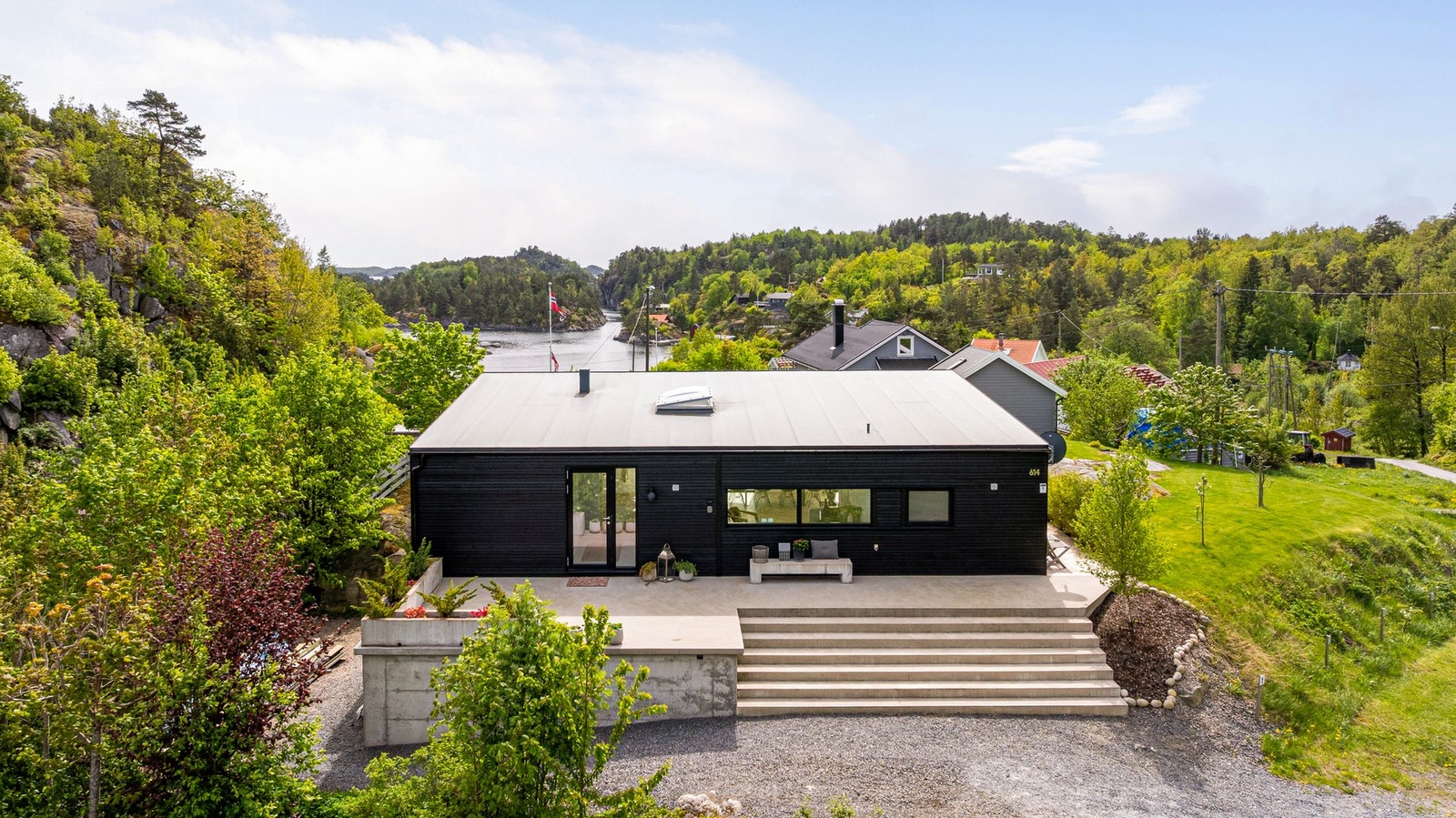 Det er bilvei helt frem til hytta hele året! Galleribilde