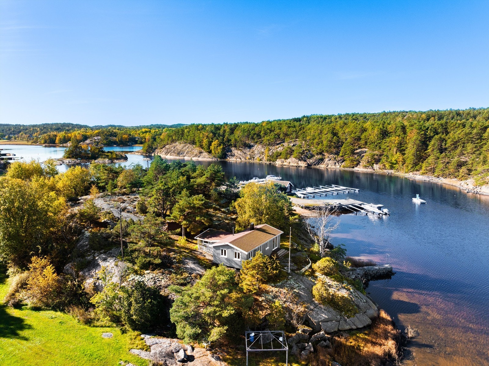 Botnekilveien 177 presenteres av Raymond Bøhn i Krogsveen. Galleribilde