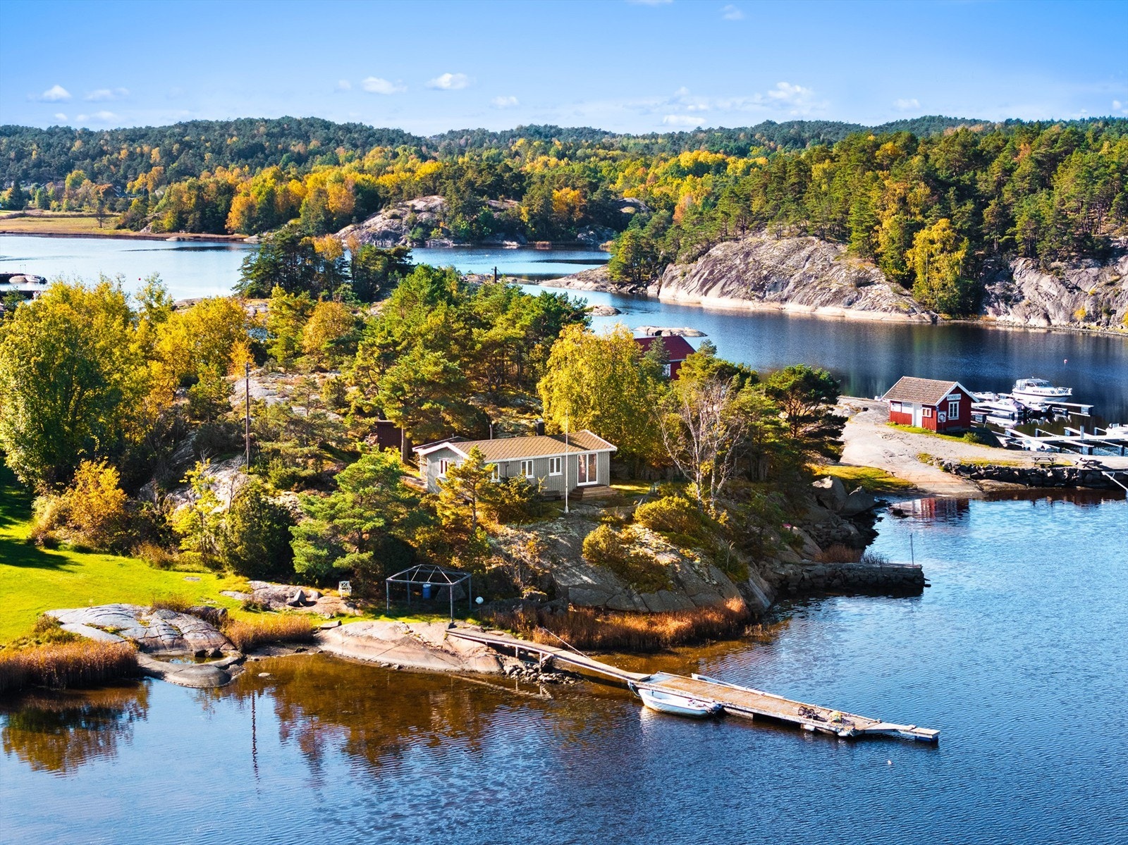 Hytta har vært benyttet som fritidsbolig siden 1960 og ble i 2011 både oppgradert og utvidet med tilbygg. Galleribilde