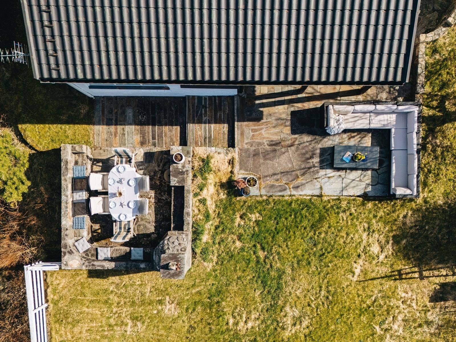 Flott skiferarbeid på terrassene. Galleribilde