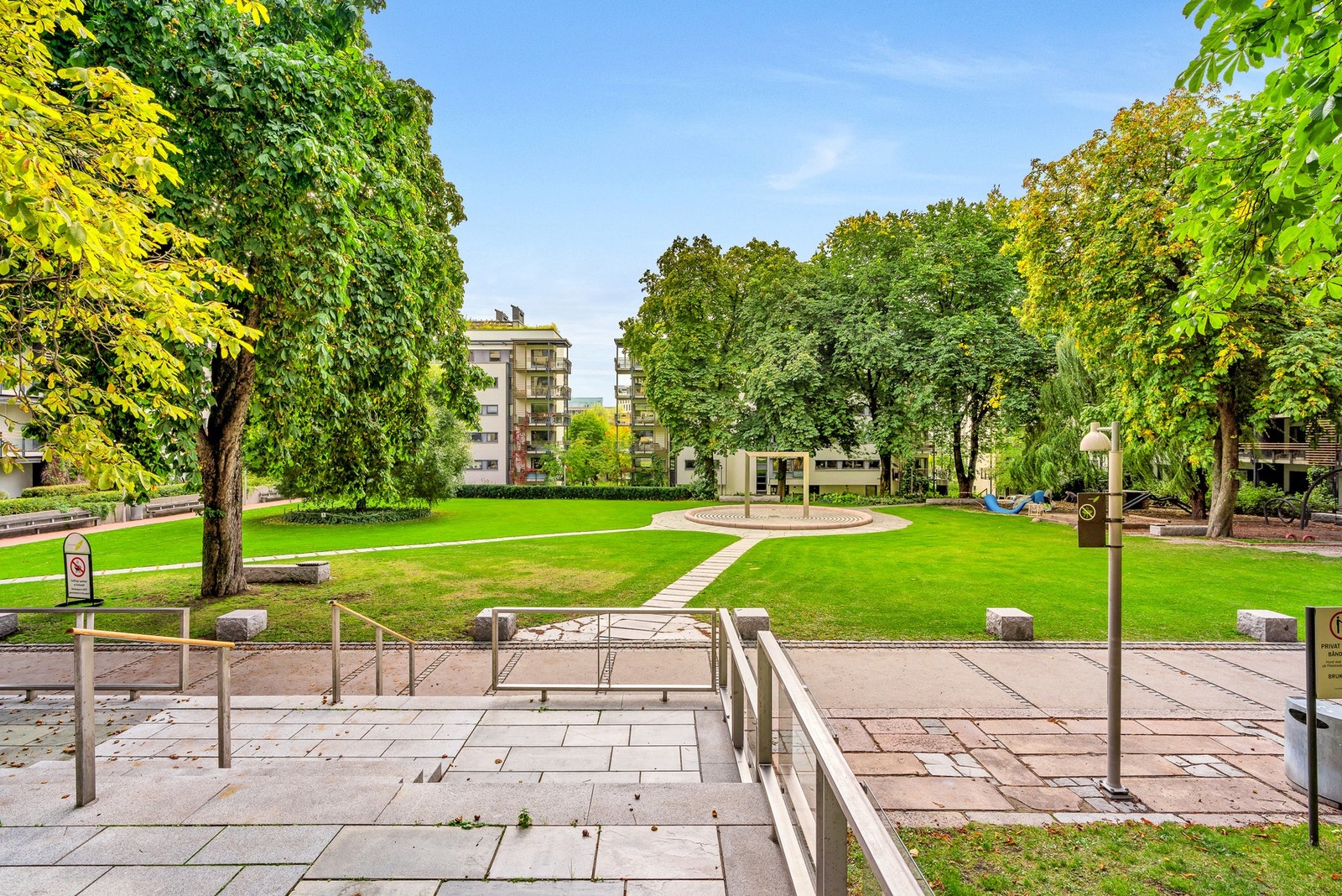 Flotte Sentralparken er nydelig for solbading på sommerstid Galleribilde