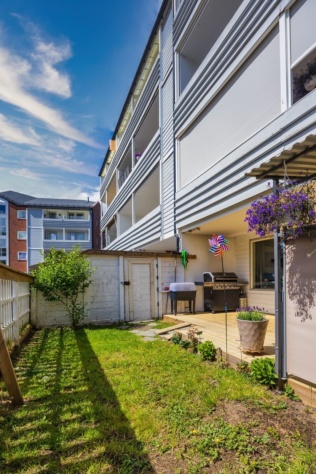 En bolig med 2 terrasser OG hage er ikke ofte ute for salg! Galleribilde