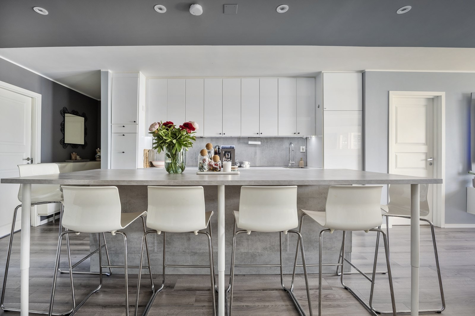 Her kan man være sosial under matlagingen med familien og venner på besøk Galleribilde