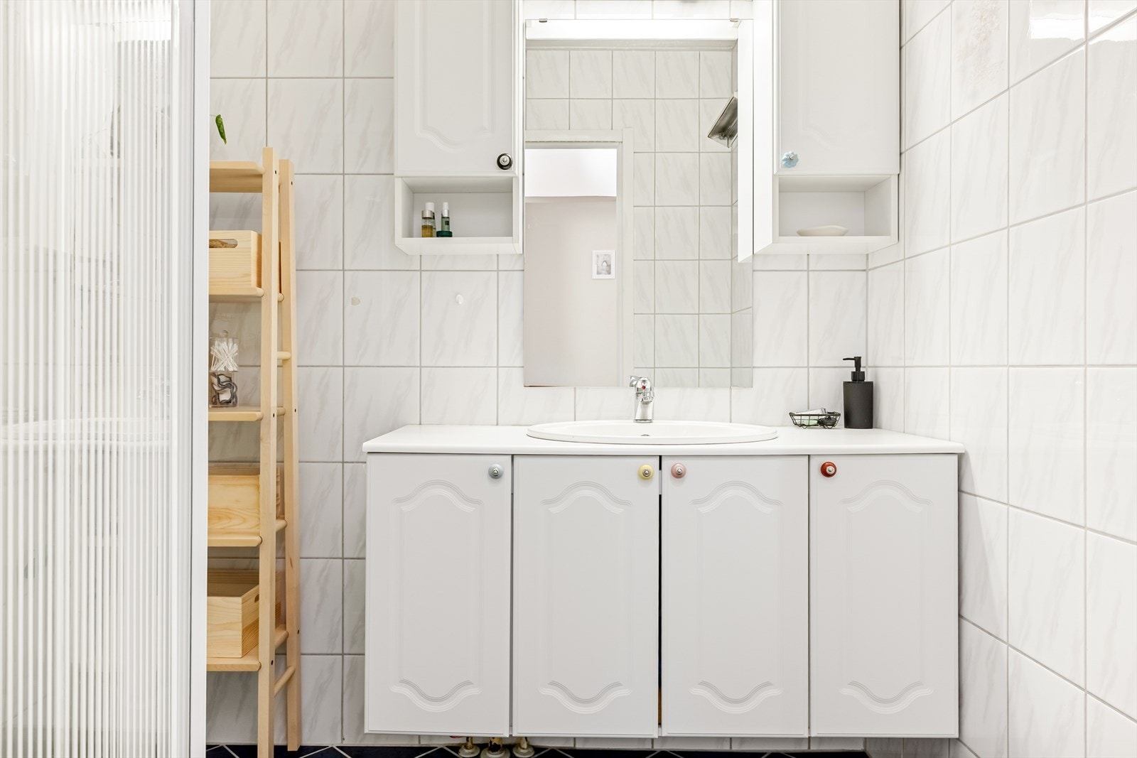 Varmekabler i gulv på bad Galleribilde