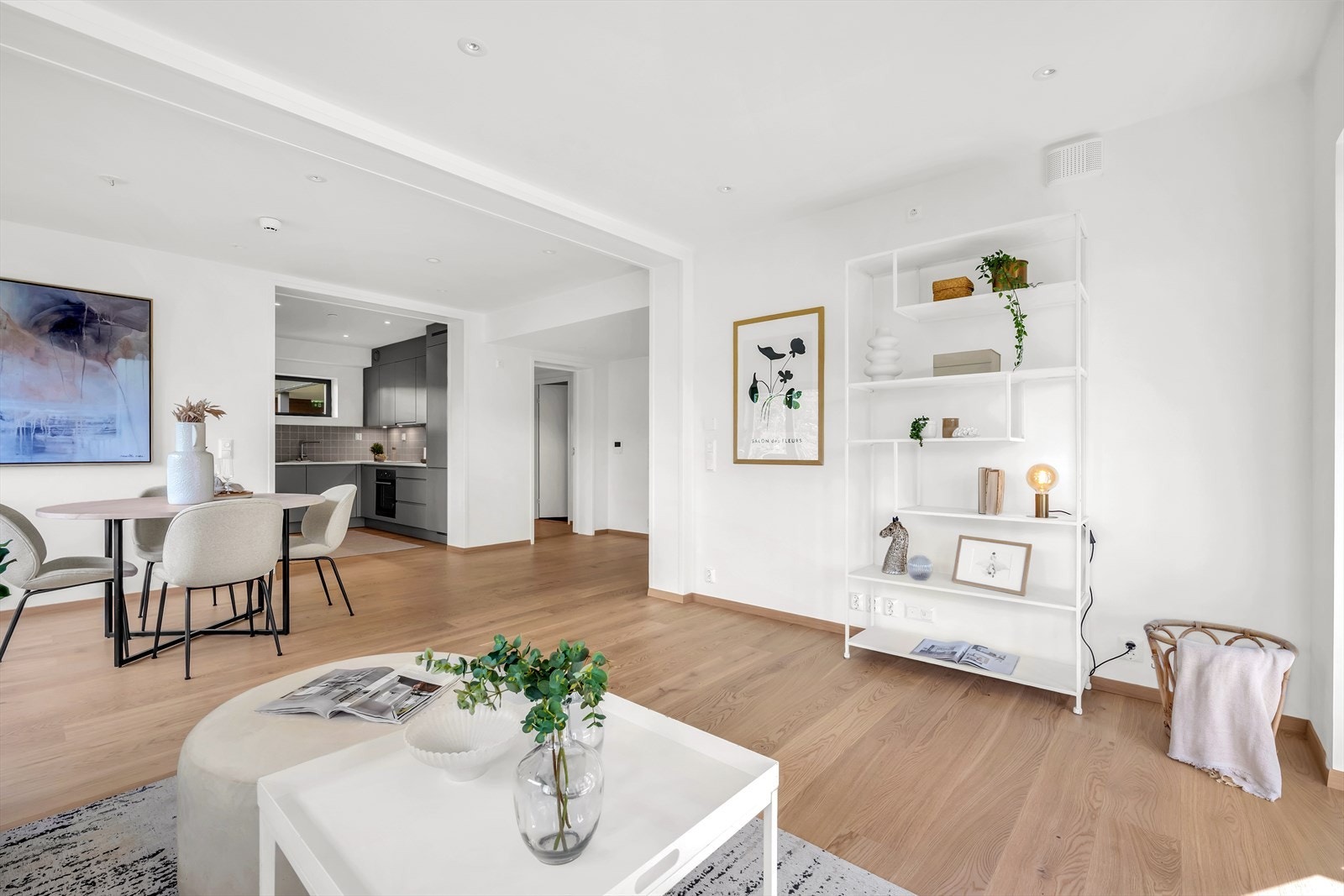 Det er tilvalg med downlights Galleribilde