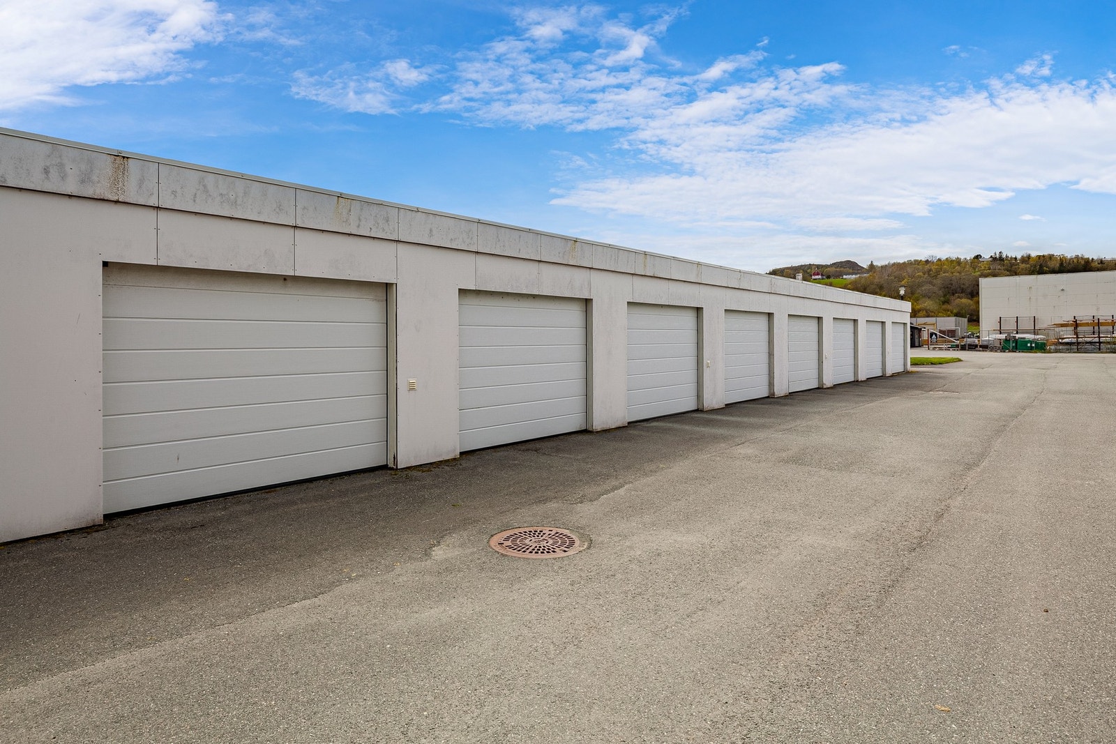 Medfølger parkeringsplass i felles garasjeanlegg. Galleribilde