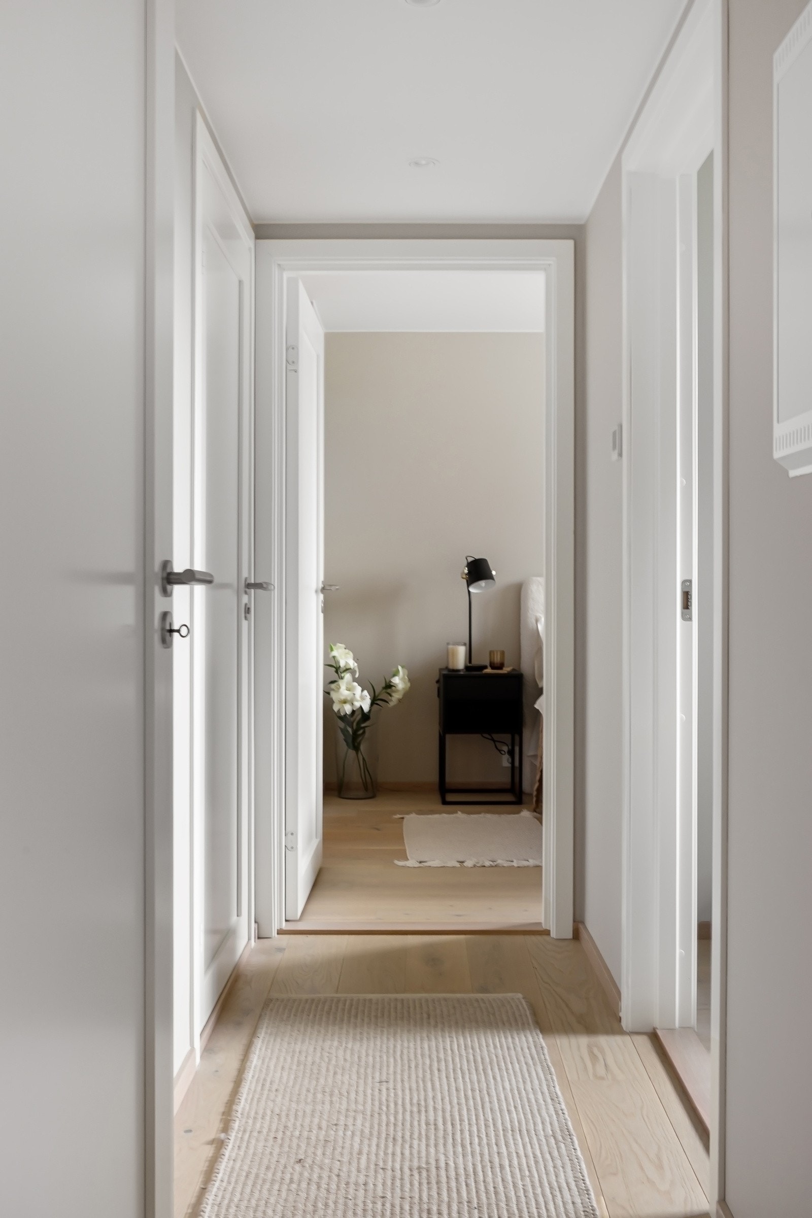 Gang mellom stue, soverom og det store badet. Galleribilde