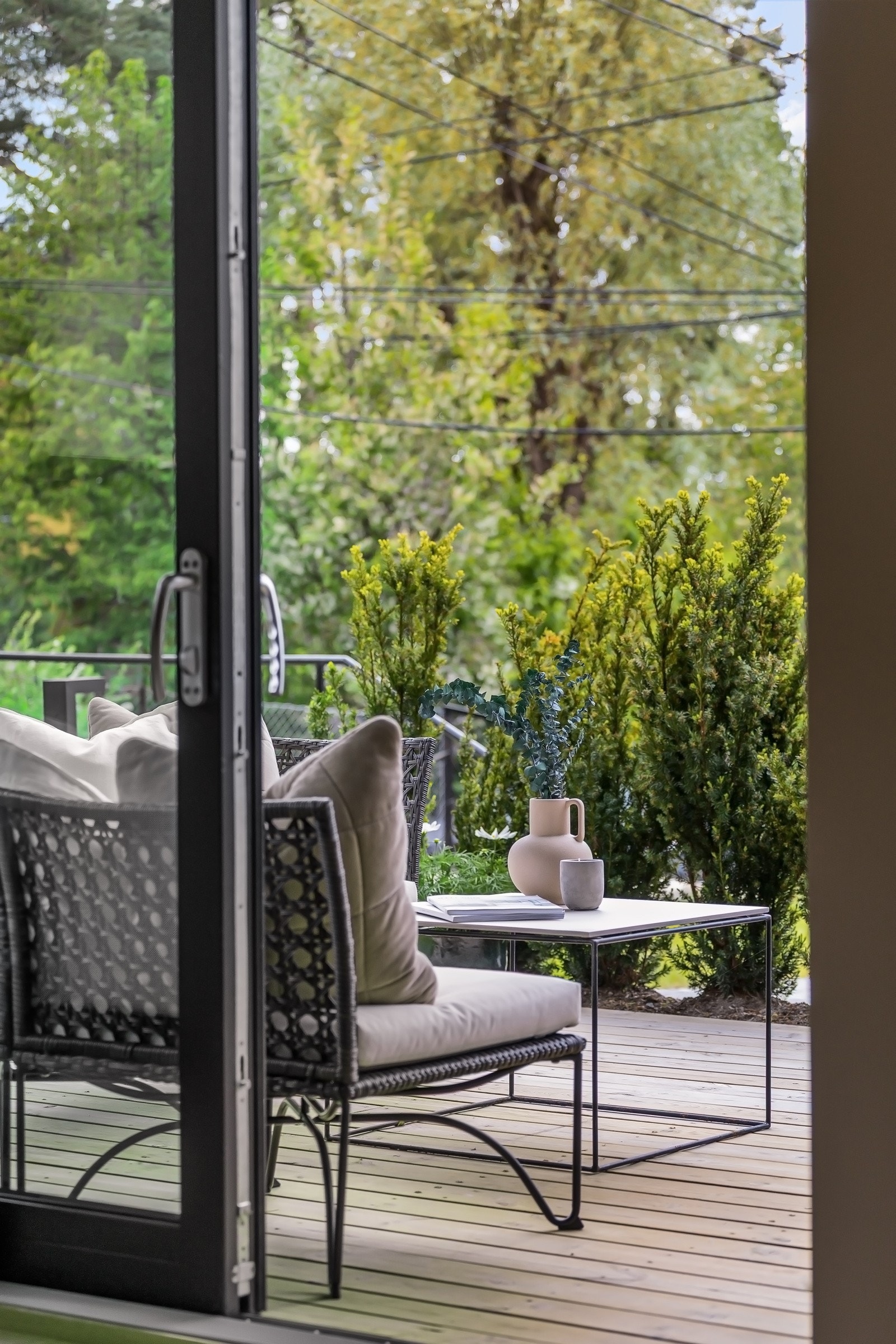 Fra stue/kjøkken er det utgang til en herlig markterrasse. Galleribilde