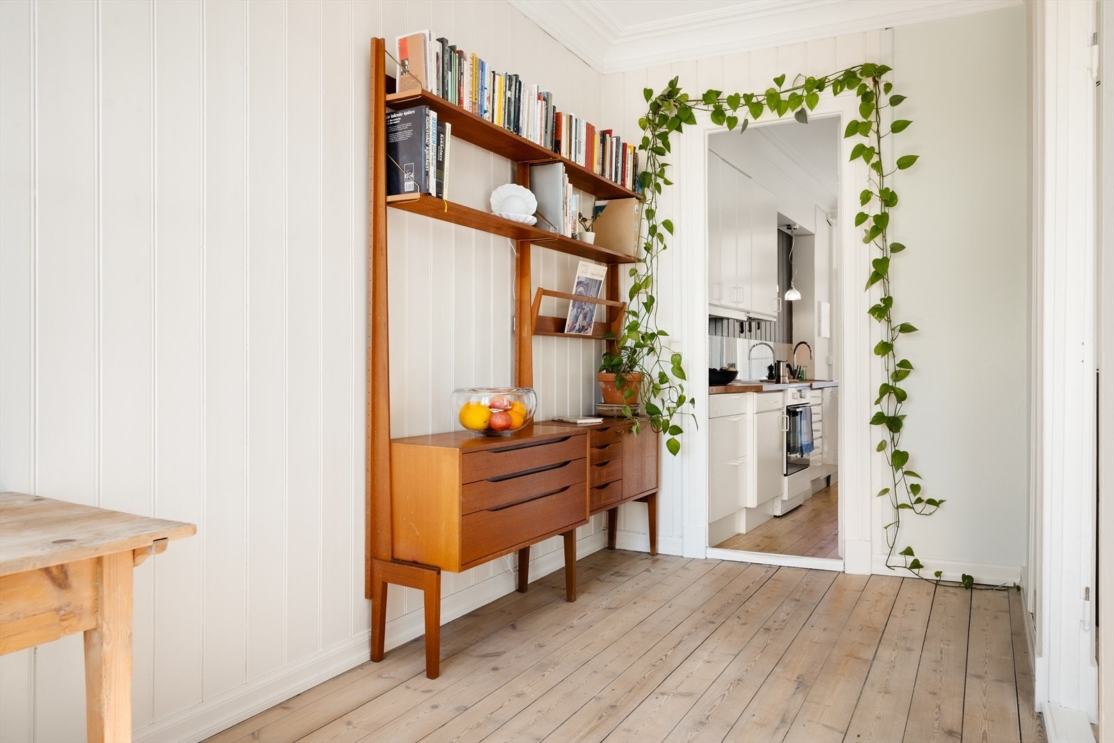 Fra stue er det inngang til kjøkken Galleribilde