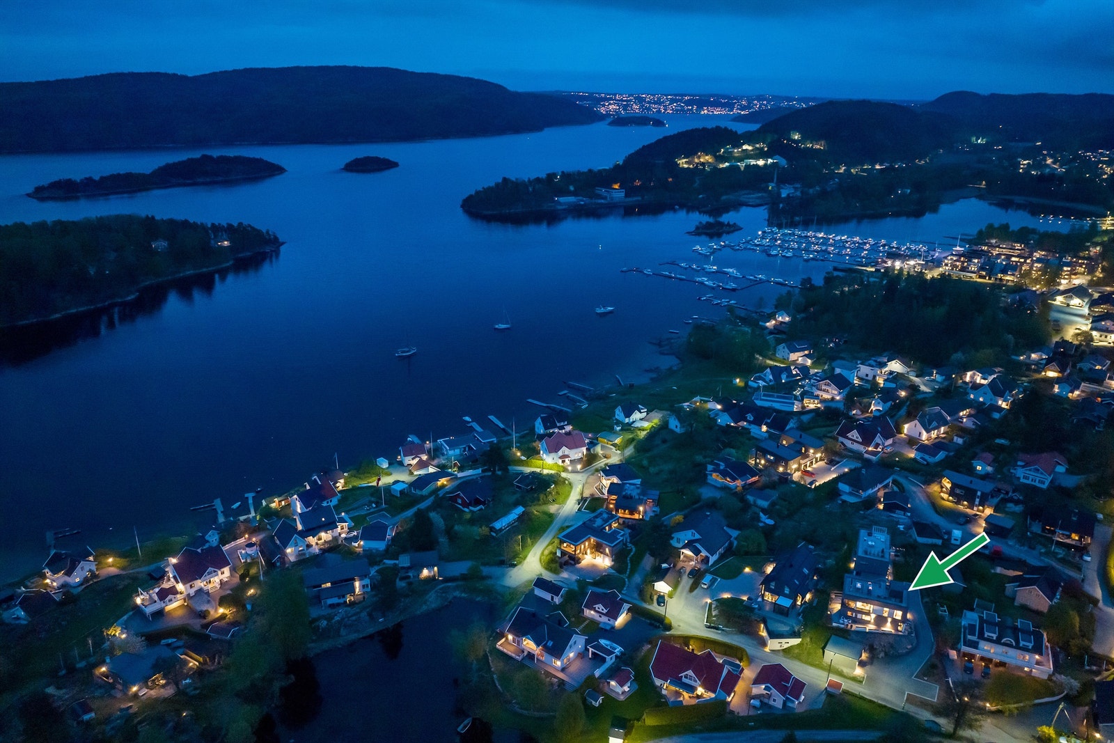 Beliggende med kort vei til Oslofjorden og Sætre sentrum Galleribilde