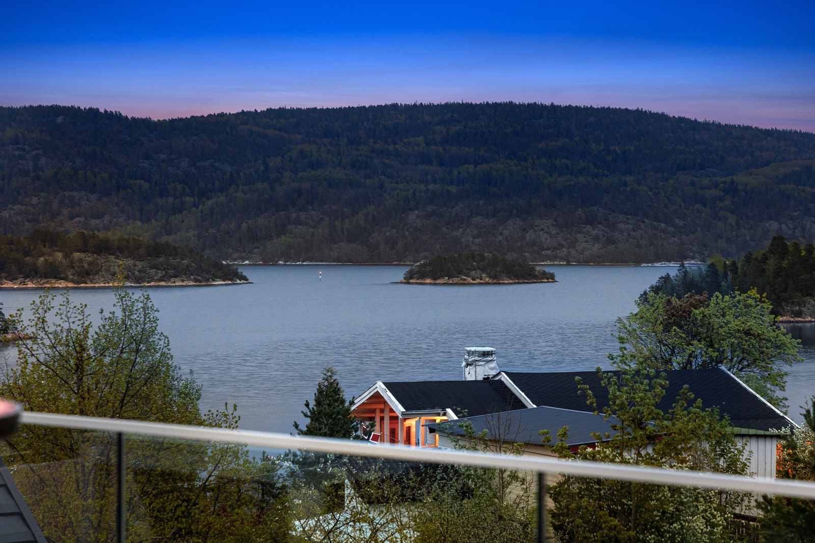 Herlig fjordutsikt fra takterrassen Galleribilde