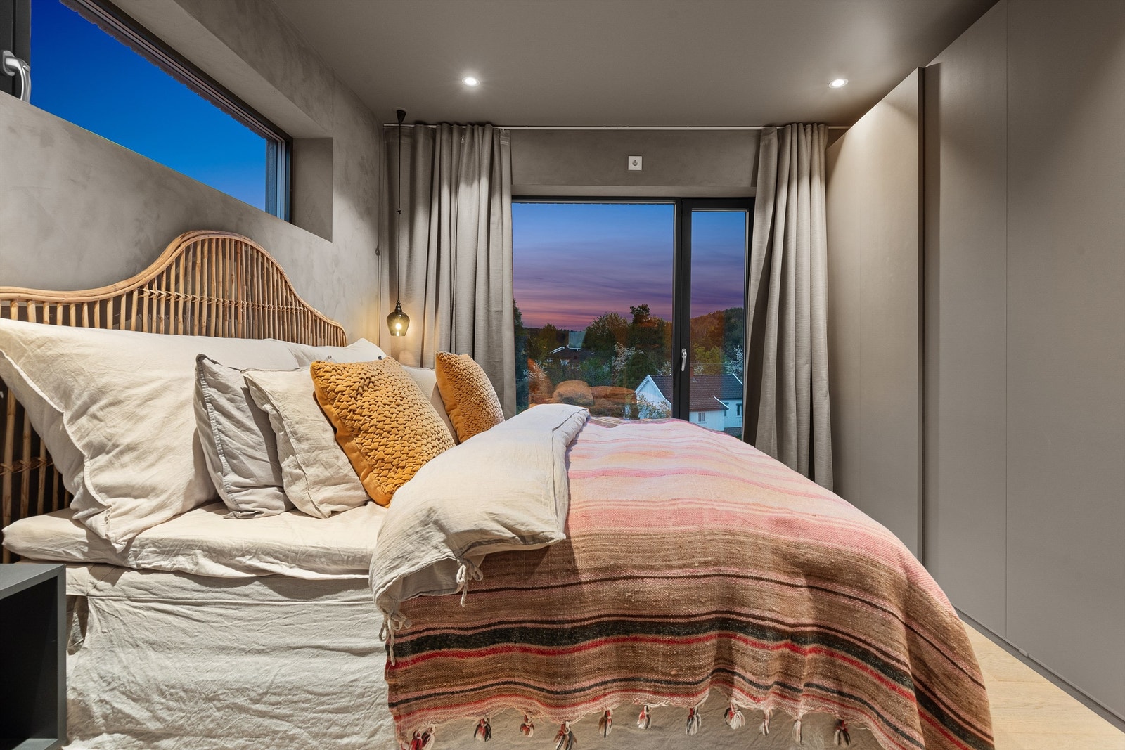 Soverom 2.etg - Garderobeløsning Galleribilde