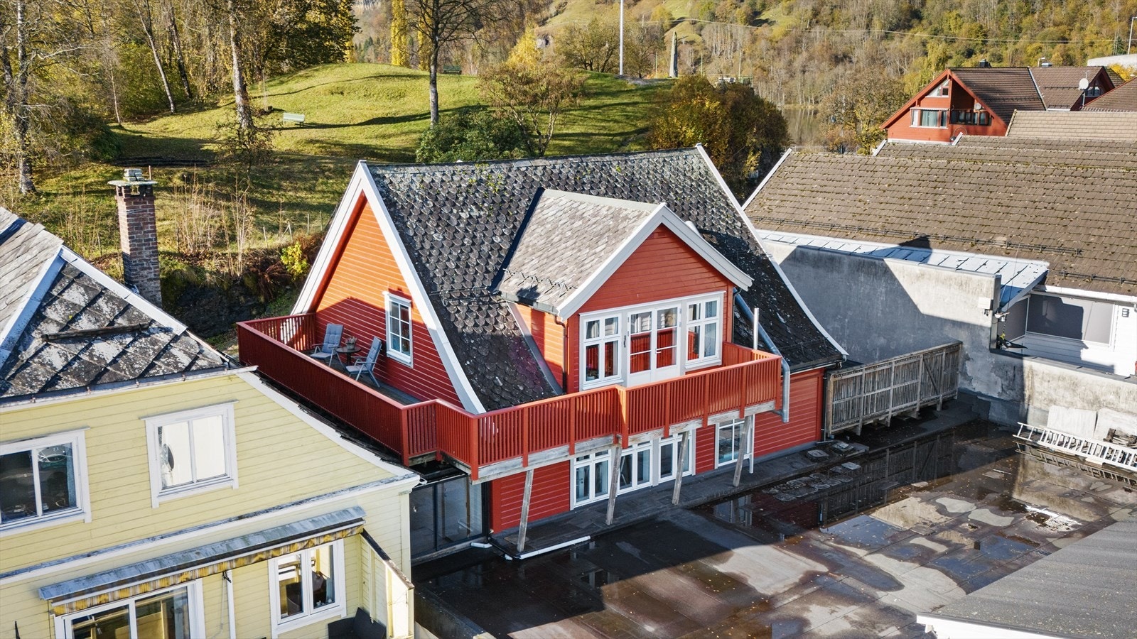 Her er det ekstra lydisolering slik at man kan man bo både sentralt og rolig på en gang! Galleribilde