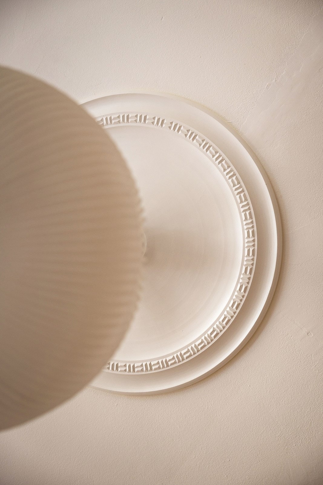 Takhøyde i stuen er målt til 2,93 meter. Galleribilde