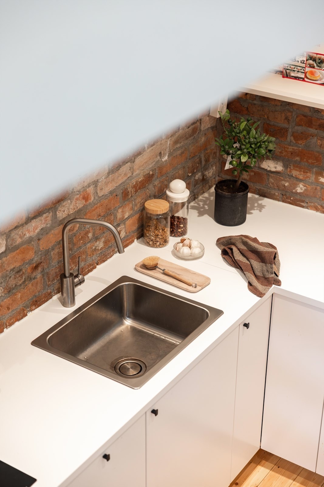 Kjøkkenet har avtrekk via balansert ventilasjon. Galleribilde