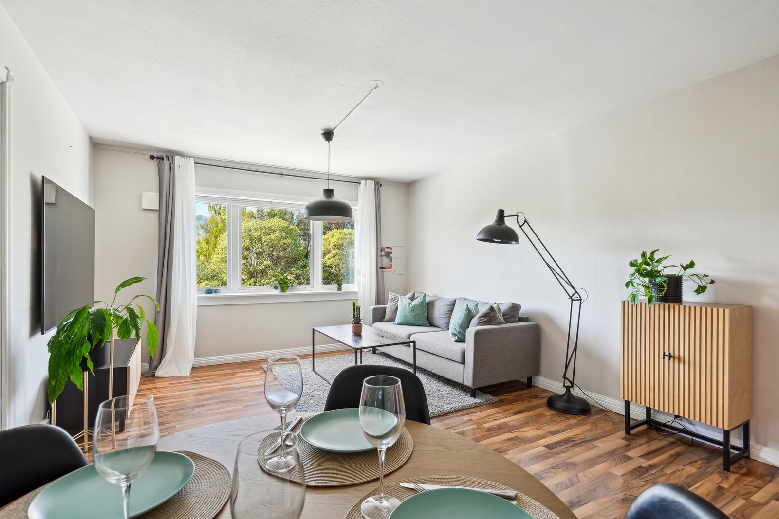 Med god størrelse på vindusflatene har man rikelig med naturlig lysinnslipp. Galleribilde