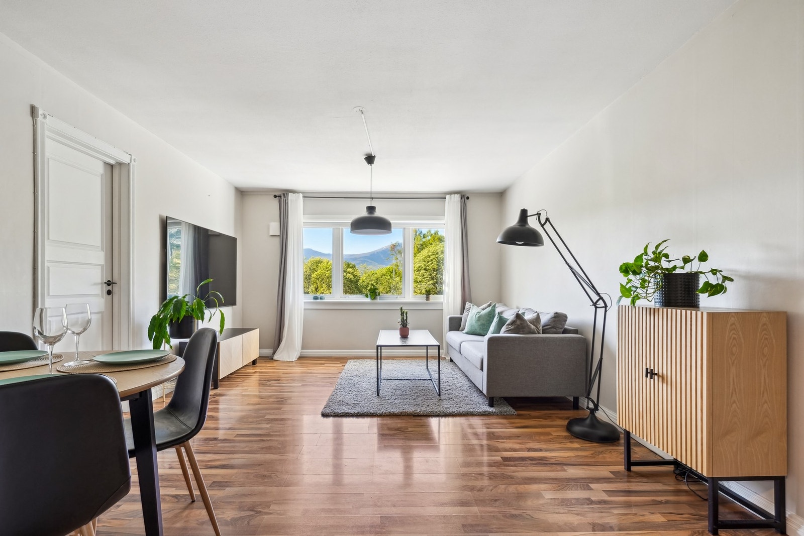 EIE eiendomsmegling har gleden av å presentere Nørvegata 16 C. Galleribilde