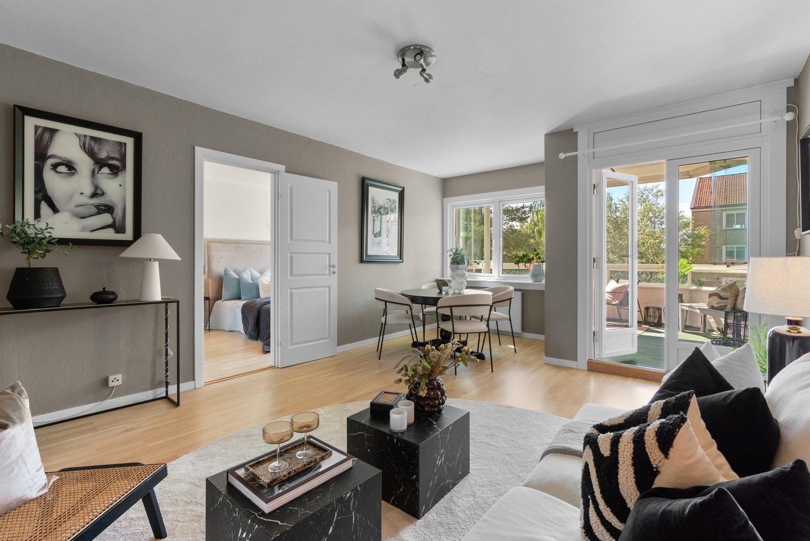 Lys og pen 3-roms med en sentral beliggenhet i et av Kalbakkens mest populære borettslag. Galleribilde