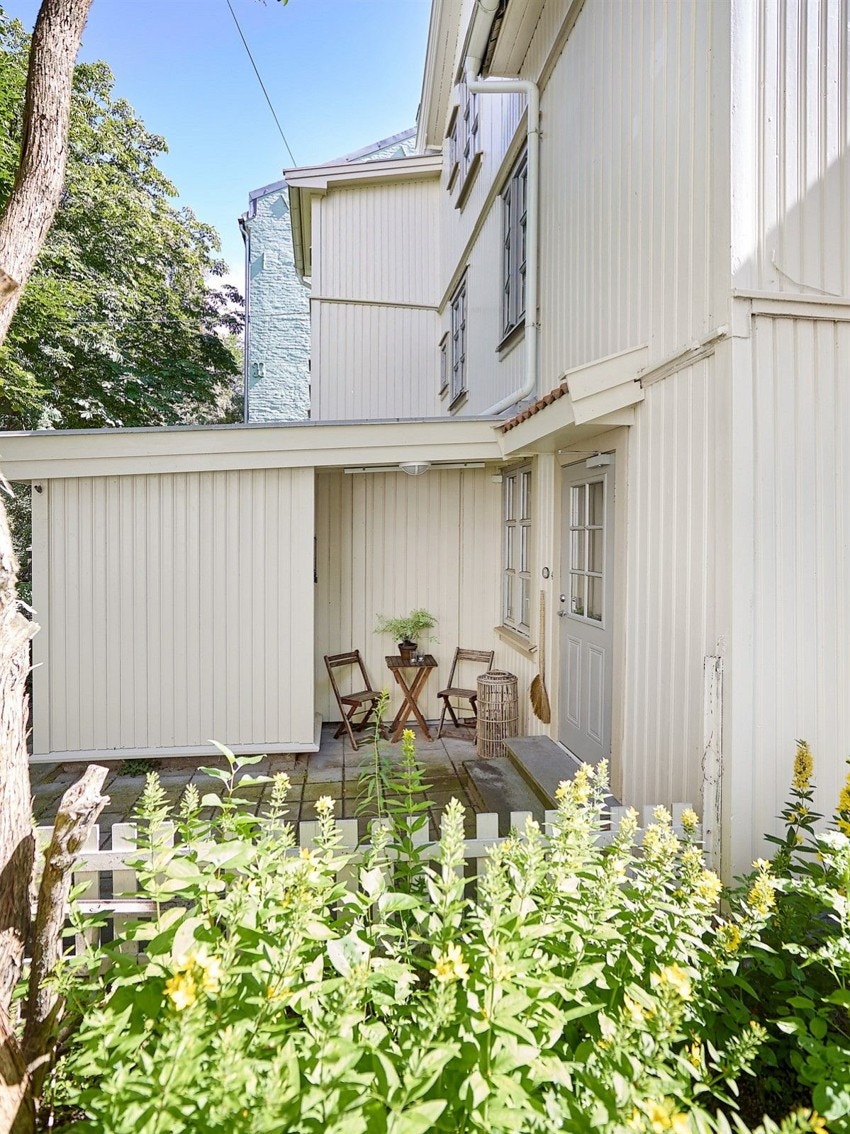 Leiligheten har egen inngang, og gir derfor ordentlig husfølelse midt i byen. Galleribilde