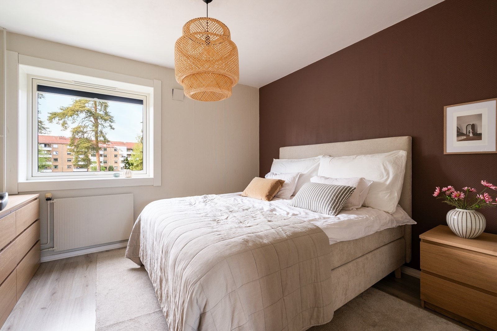 Leiligheten har to gode soverom som tilbyr fleksible bruksområder. Galleribilde