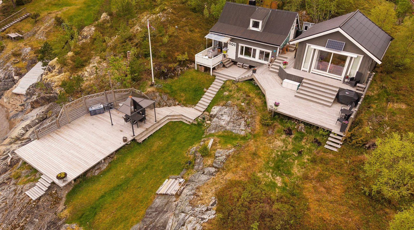 Skjermet og tilbaketrukket i naturskjønne omgivelser Galleribilde