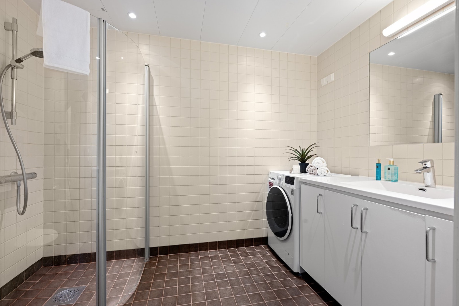 Det er opplegg for vaskemaskin og tørketrommel Galleribilde