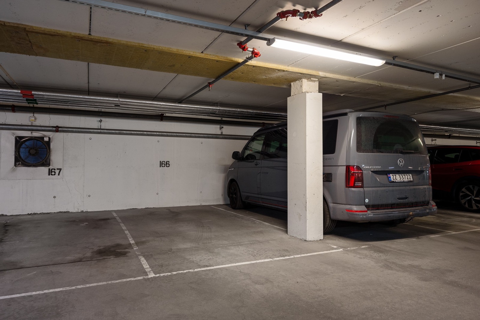 Det medfølger en garasjeplass med direkte heisadkomst Galleribilde