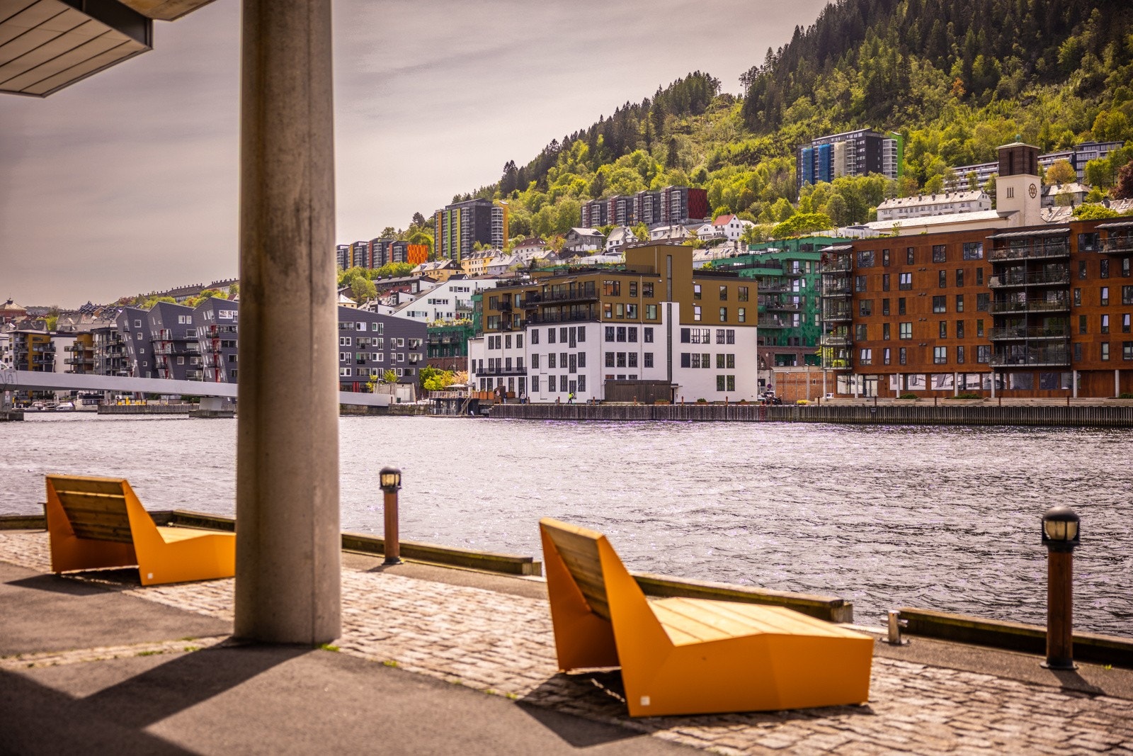 Flere benker etc. Galleribilde