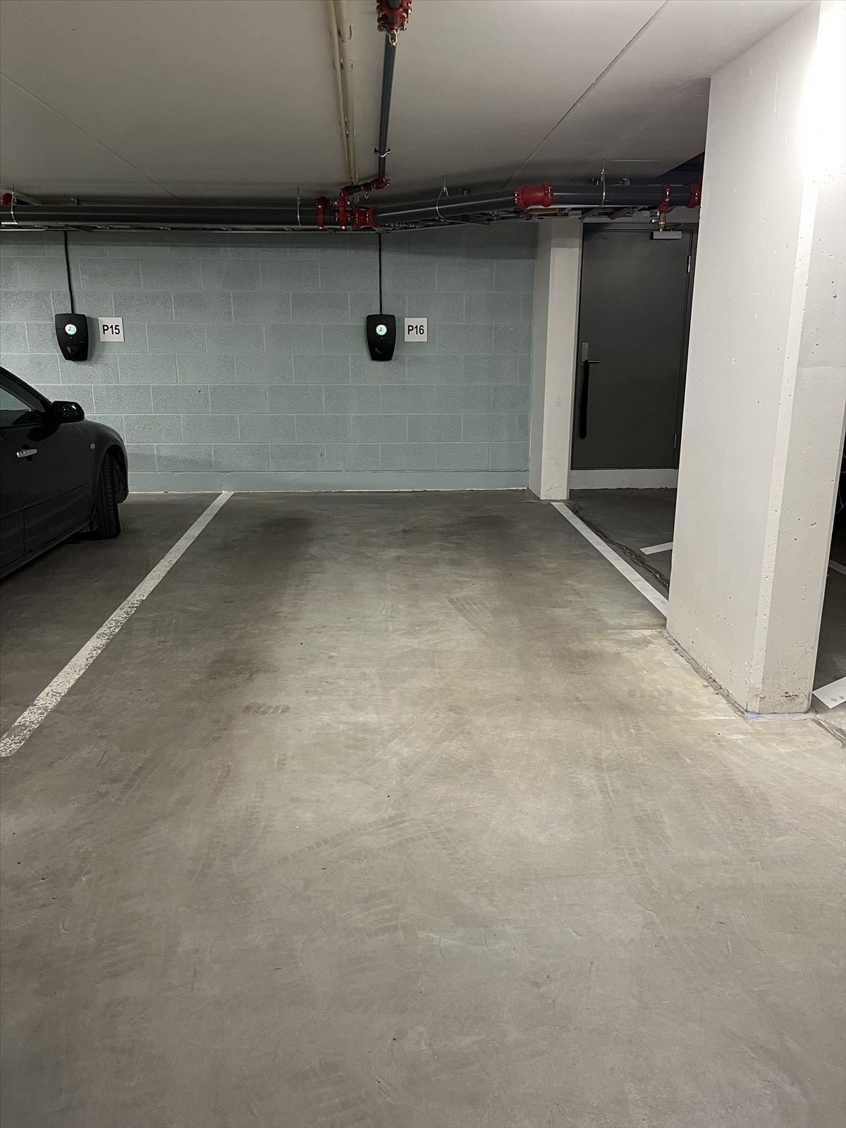 Garasjeplass i lukket garasjeanlegg medfølger. Galleribilde