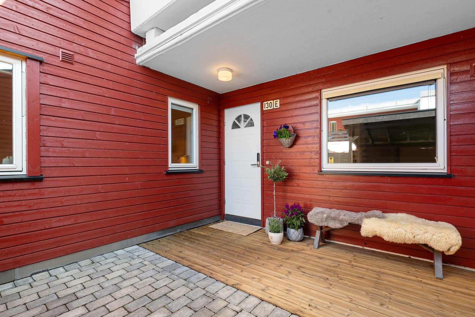 Sjelden endebeliggenhet innerst i rekken - stille og tilbaketrukket med skole og nærmiljø rett i nærheten. Galleribilde